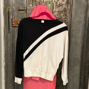 Vintage 70s 80s long dolman sleeve black and white retro stripe jersey shirt